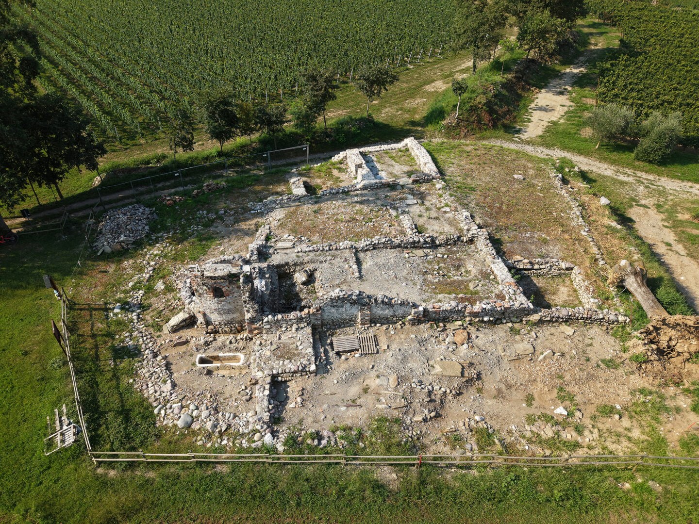 thumbnail Passeggiata Paesaggistica e Archeologica: sulle Tracce della Cristianizzazione in Franciacorta